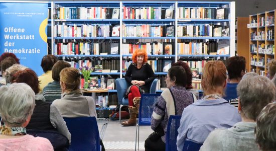 Lesung zum Internatiolen Frauentag mit der Autorin Barbara Peschke